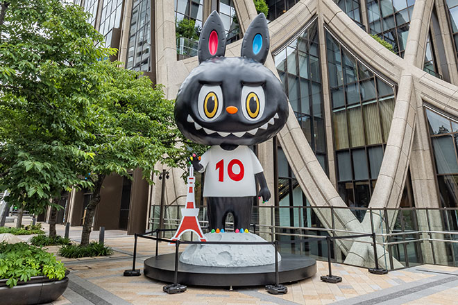 THE MONSTERS 10周年記念展 東京」を記念して、ラブブを含むTHE